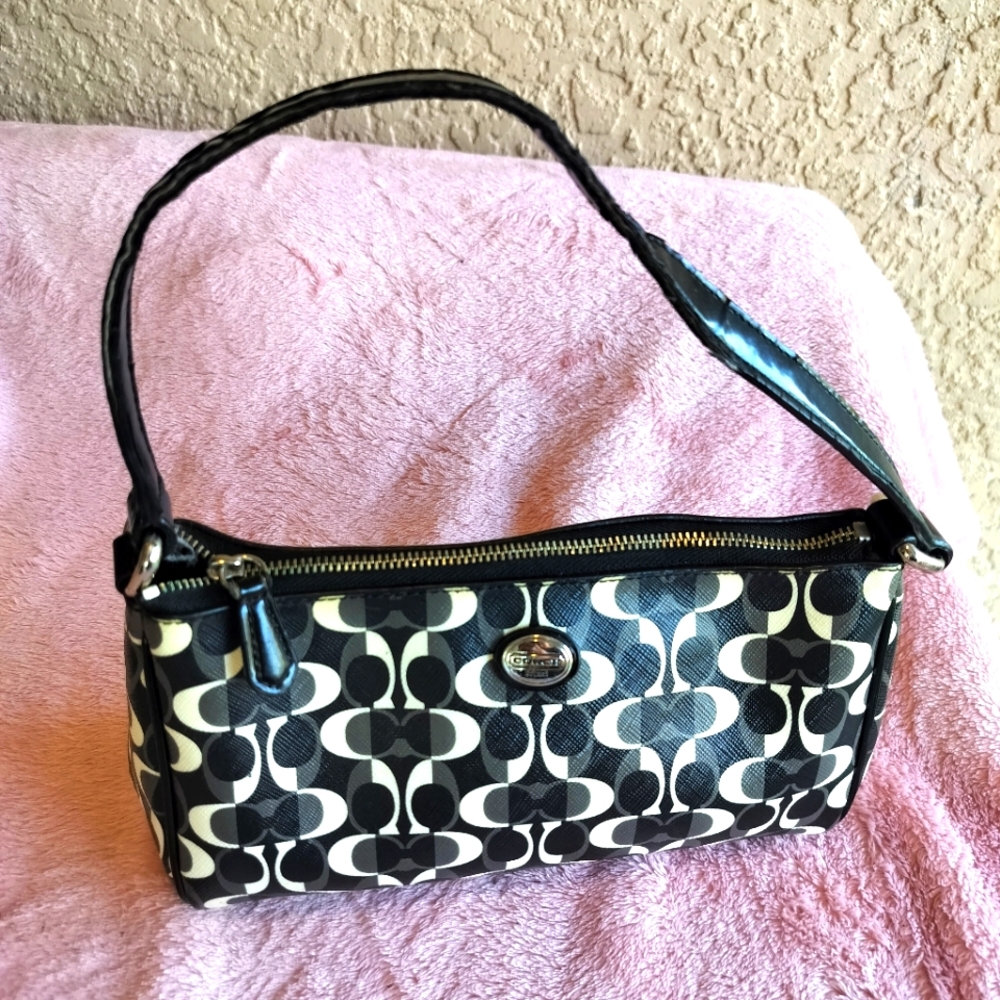 Vintage Coach Black and White Shoulder Bag